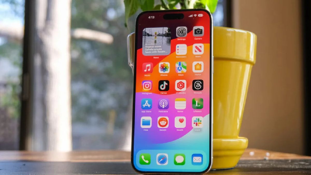 The CDiPhone : A Hypothetical Leap into the Future of Smartphones